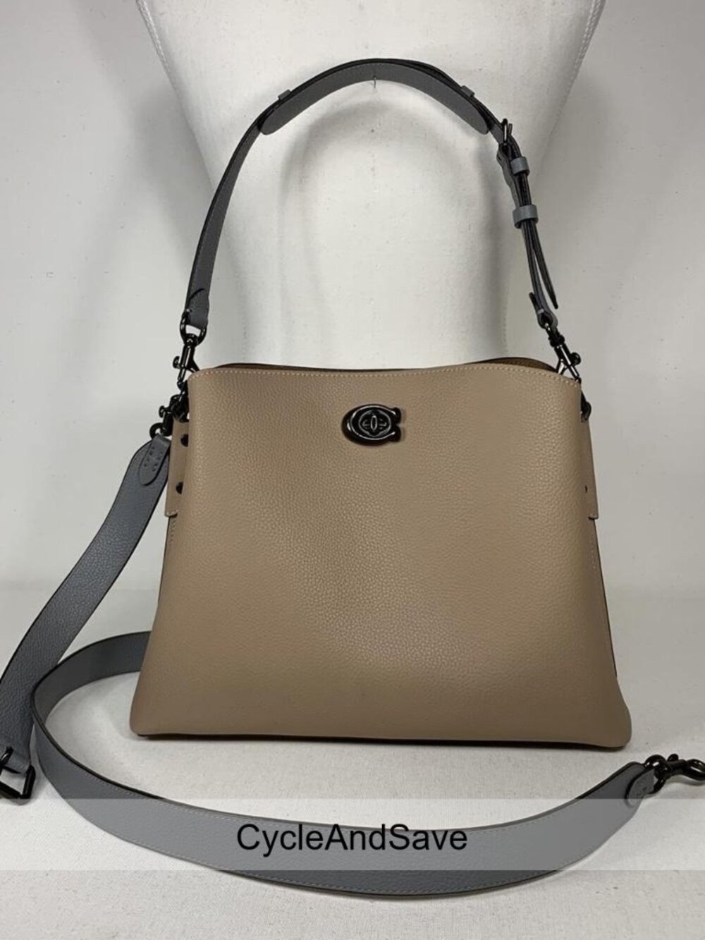 Coach Willow Shoulder Bag - Stylish Gunmetal Turnlock Closure